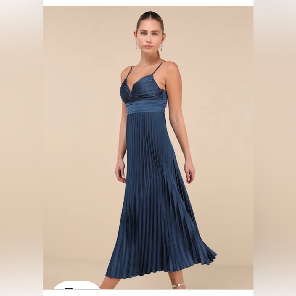 Elegant Navy Pleated Dress